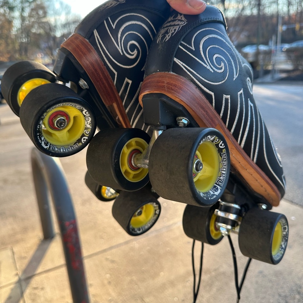 Black Roller Skates with White Swirl Design - Picture 4 of 5